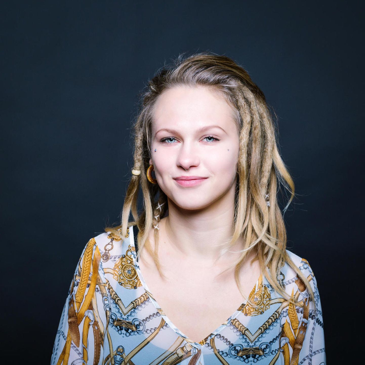 21-aastase Alissija-Elisabet Jevtjukova tööülesandeks oli vaadata ja arvustada kõiki 2018. aastal esietendunud teatrilavastusi.