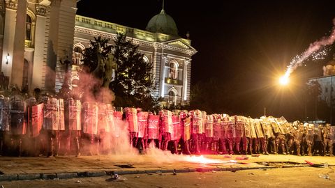 Serbias vahistati mitu meeleavaldusel osalenud välismaalast