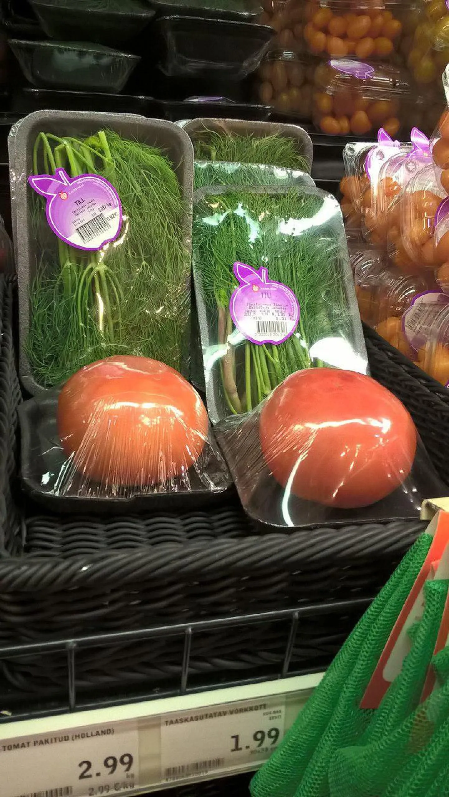 Ühekaupa pakendatud tomatid.