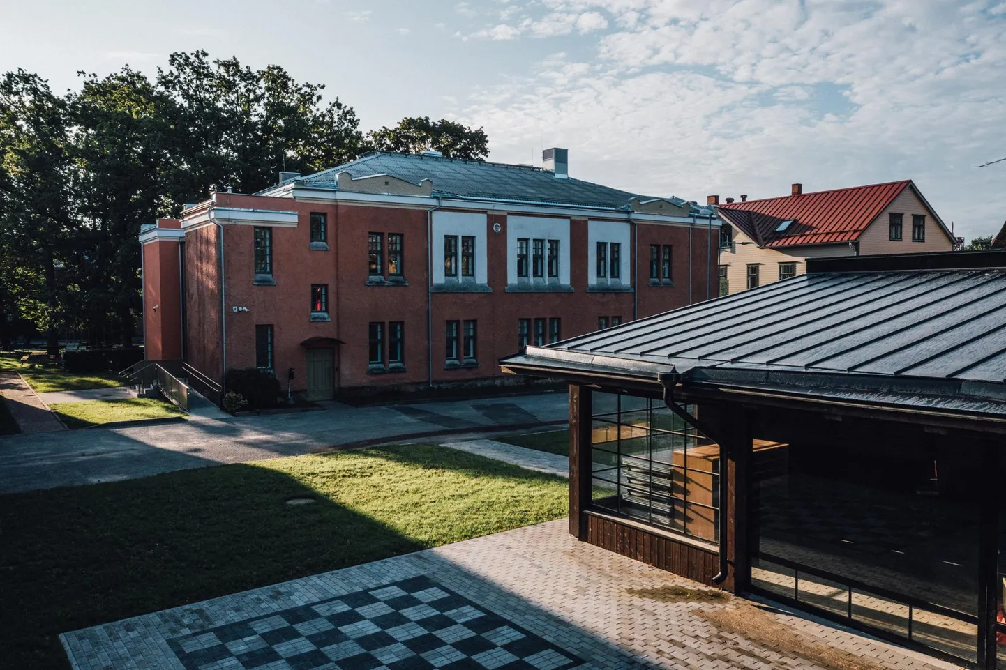 Huvikool avab uuenenud peamaja.