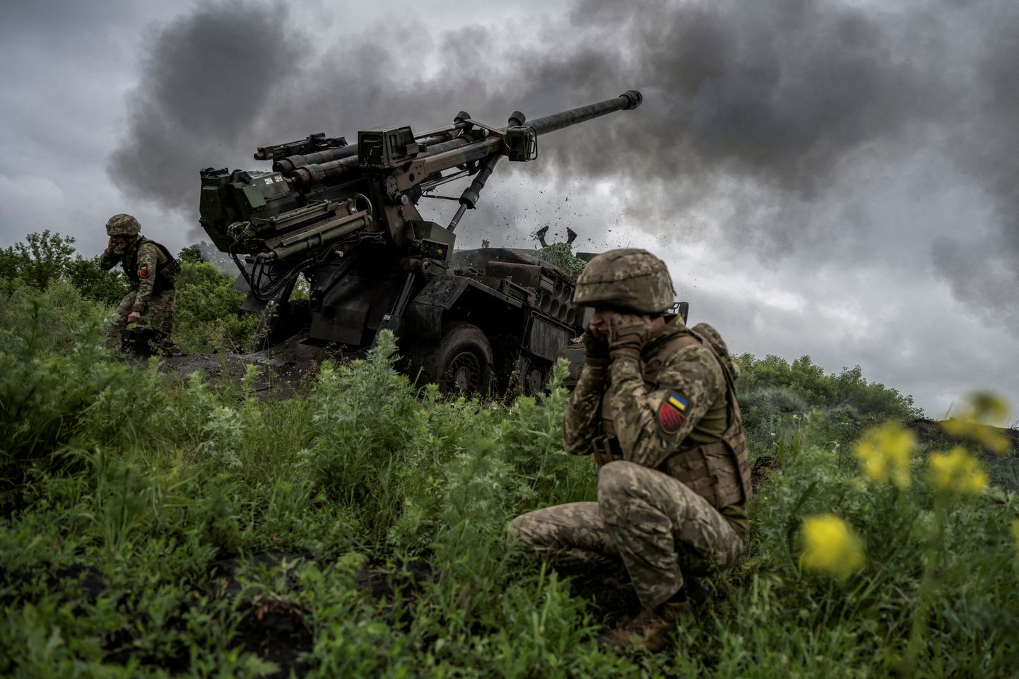 Ukraina üksused tulistavad Adijivka lähedal CAESARi liikurhaubitsat