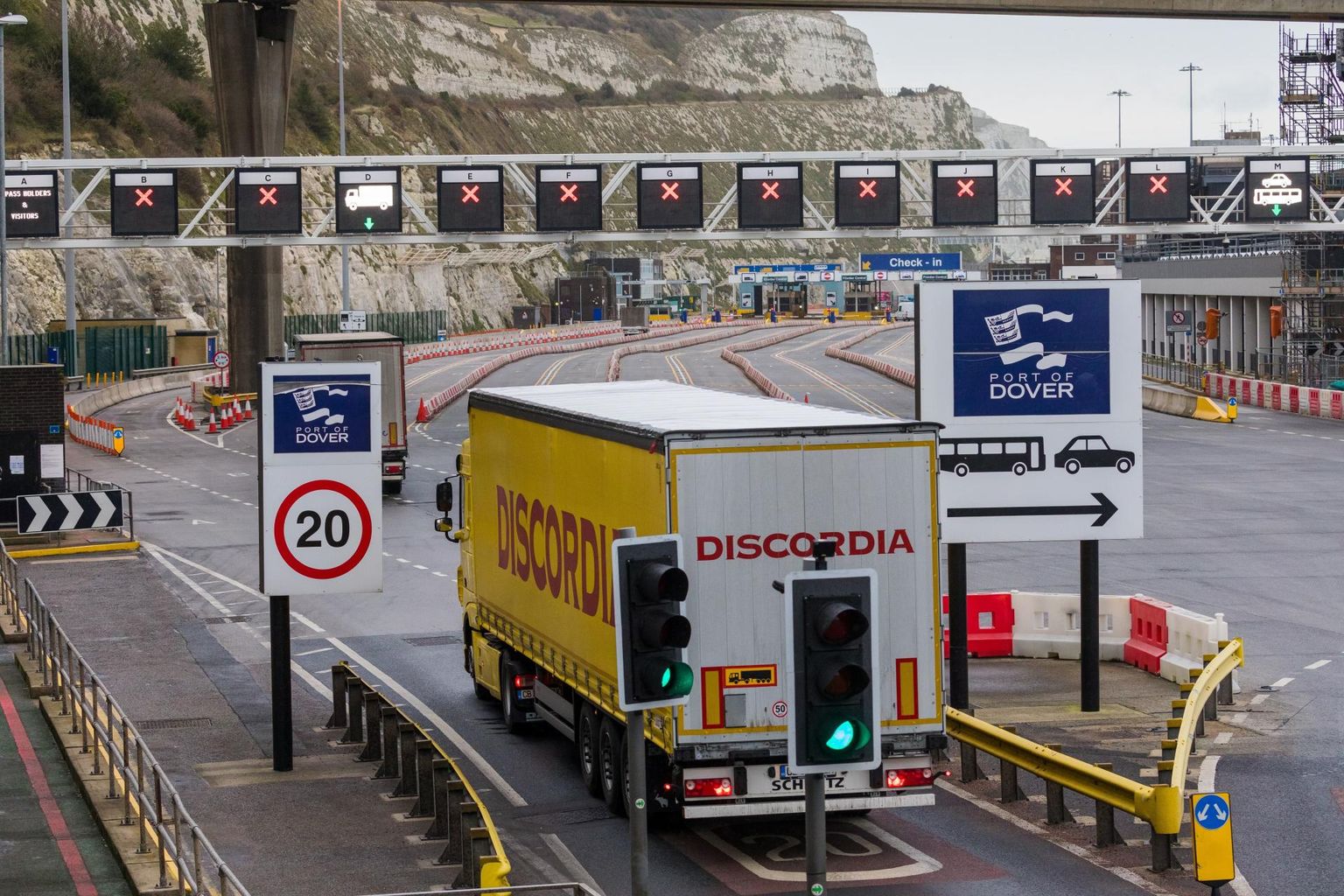 Veok saabub Doveri sadamasse Kagu-Inglismaal. Kui Brexiti-järgne kaubanduslepe peaks jääma saavutamata, ennustatakse sadamatesse ummikute tekkimist. 