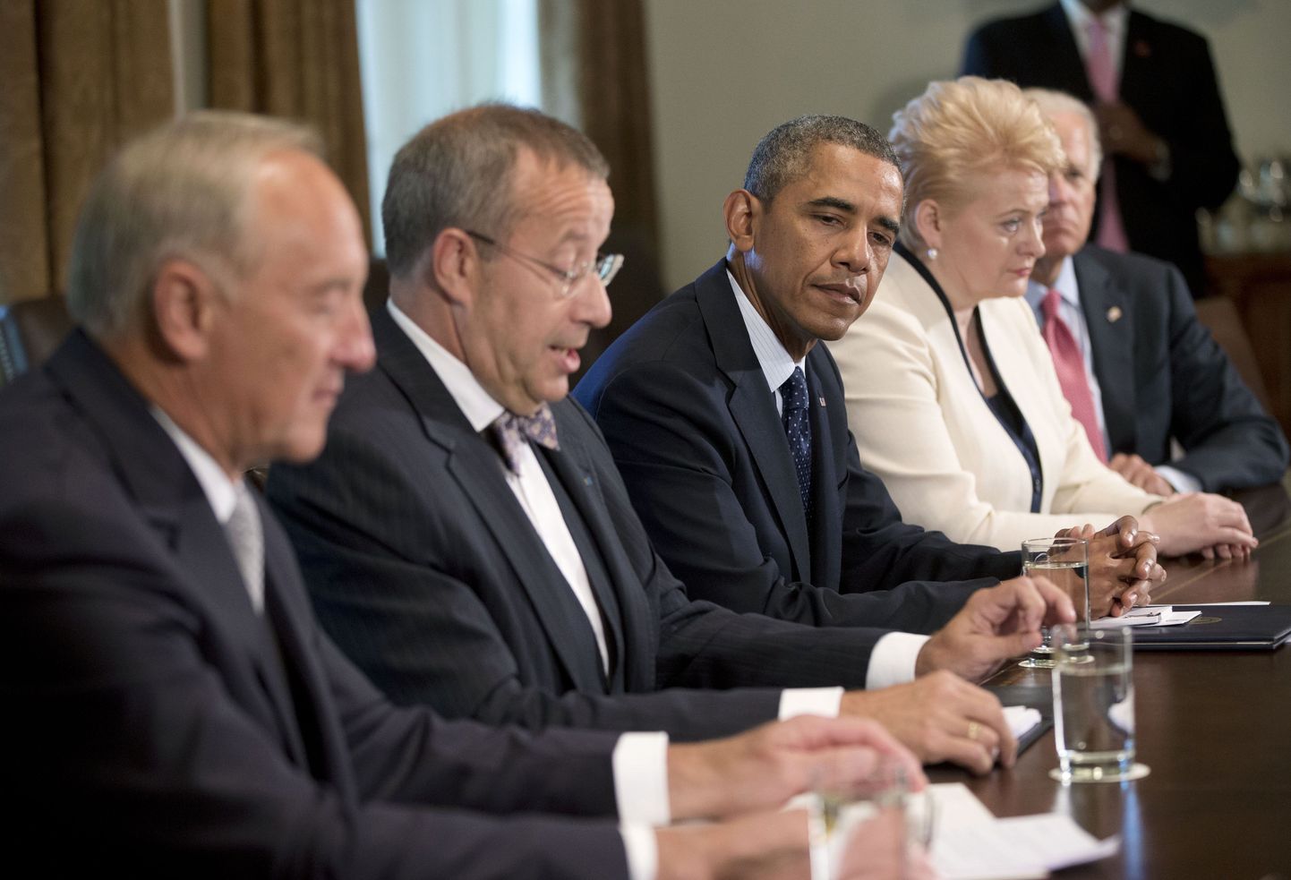Washingtonis toimus Balti-USA tippkohtumine, kus Ameerika Ühendriikide riigipea Barack Obama kohtus Valges Majas Eesti, Läti ja Leedu presidentide Toomas Hendrik Ilvese, Andris Bērziņši ja Dalia Grybauskaitėga.