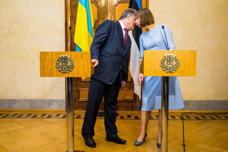 Ukraina president Petro Porošenko ja Eesti president Kersti Kaljulaid koos abikaasadega Kadrioru lossis
