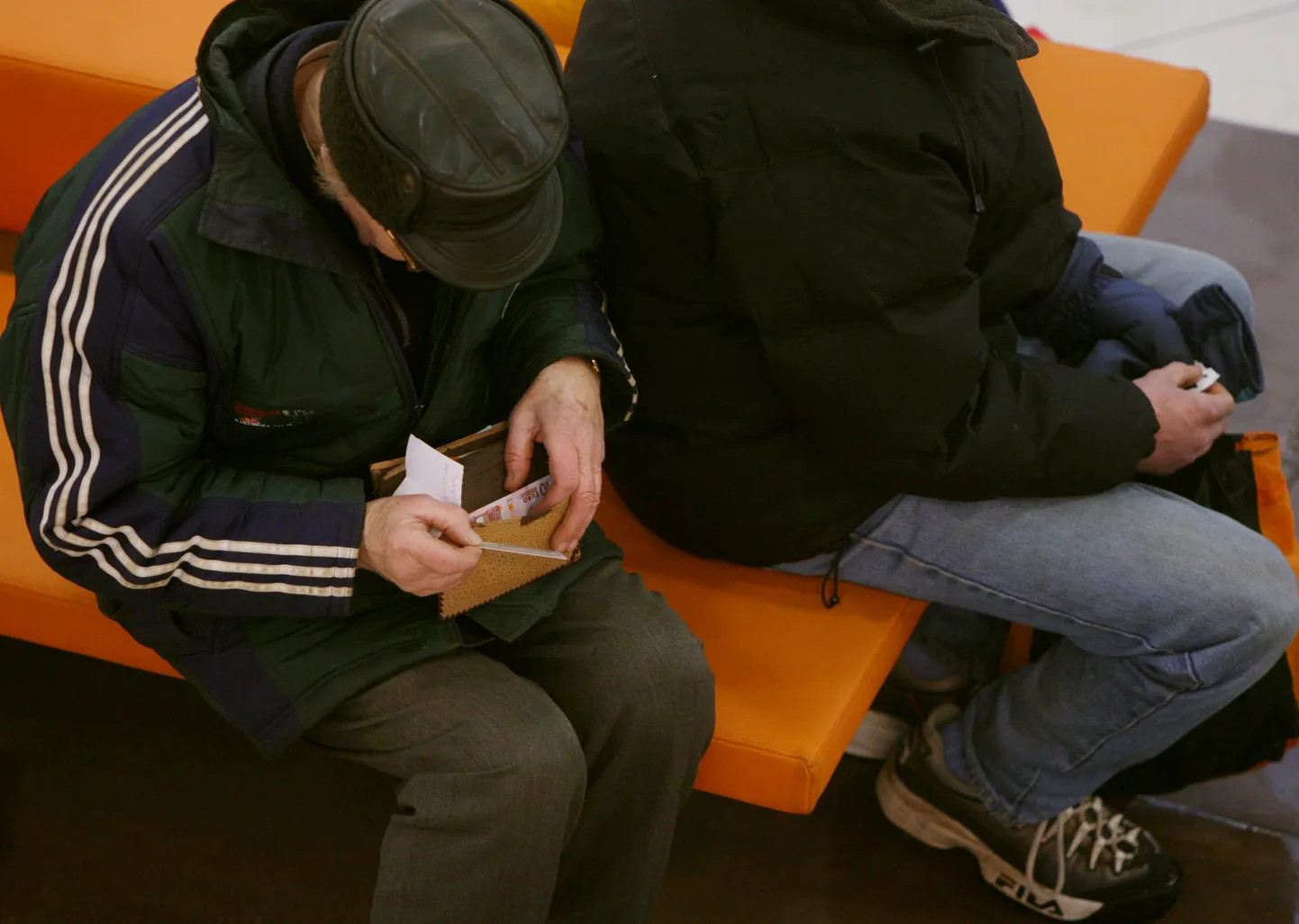Swedbanki kontoris selgus, et mehe isiklikult ja firma kontolt on läinud maha 35 193 eurot. Foto on illustreeriv.
