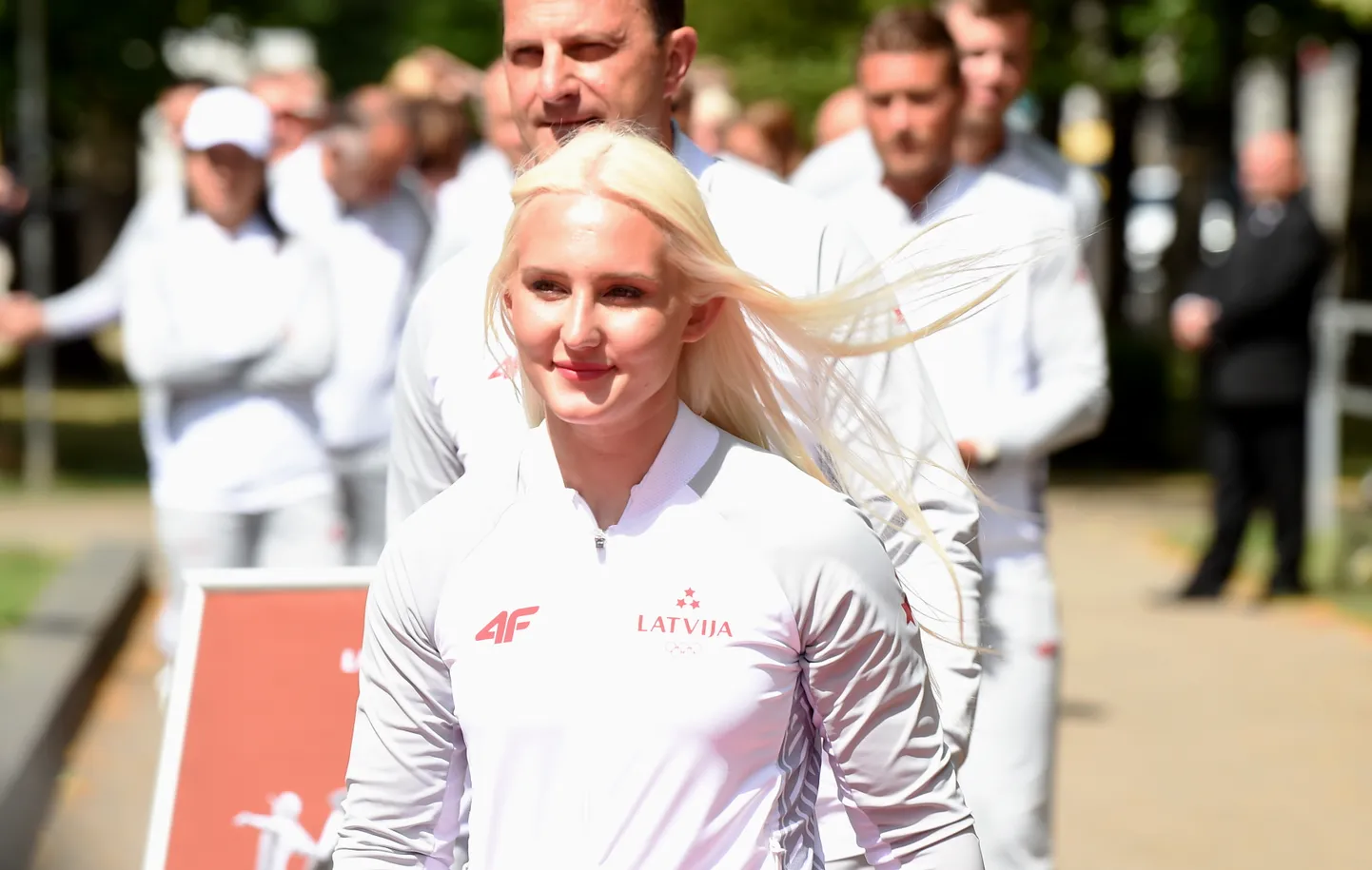 BMX riteņbraucēja Vineta Pētersone piedalās svinīgajā pasākumā Esplanādē, kurā iepazīstina ar Latvijas Olimpisko komandu un Latvijas karognesēju Tokijas Olimpiskajām spēlēm.