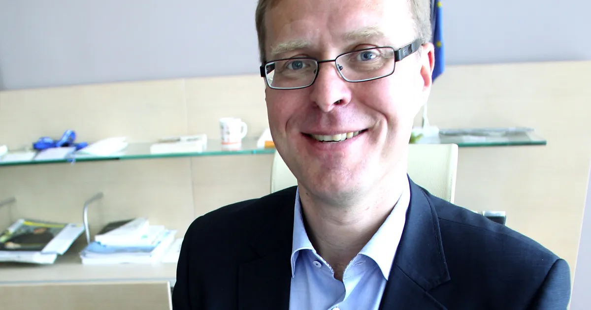 ANNA HOOGU Hannes Rumm kirjutas raamatu Ülo Nugisest ja Eesti ...