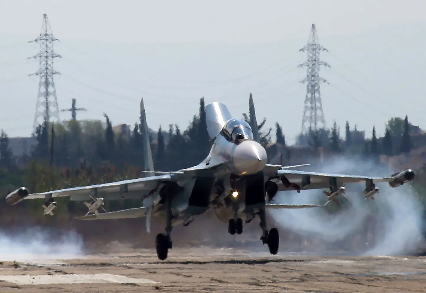 Vene Suhhoi Su-30 Süürias Hmeymimi õhubaasis.