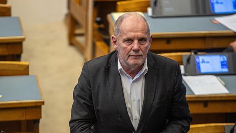 Peeter Ernits segadust tekitanud Facebooki-postitusest: minu käest rabarberit ei saa