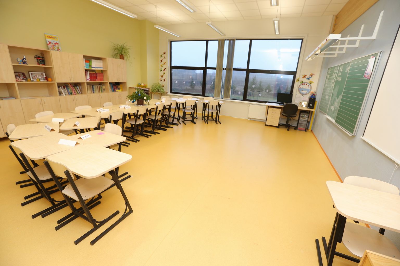 Lähte ühisgümnaasiumi põhikooli maja. Kool on praegu suunatud e-õppele, nagu ka kõik teised haridusasutused Eestis.
