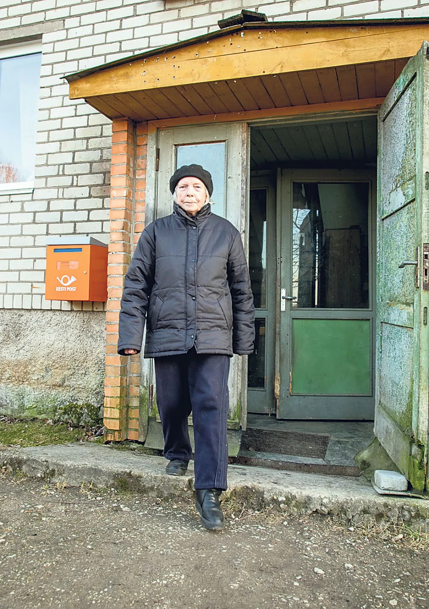 “Ma ei igatsenud õpetajaks õppida, see amet tuli olude sunnil. Maal pandi kolhoosis kõva metsanorm peale, ei jaksanud vastu pidada,” ütleb Aino Neilinn elukutsevaliku põhjuse.