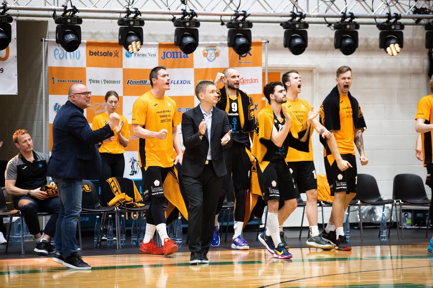 Pärnu Sadama meeskond andis koduliiga finaalis BC Kalev/Cramole kõva lahingu.  FOTO: Tairo Lutter