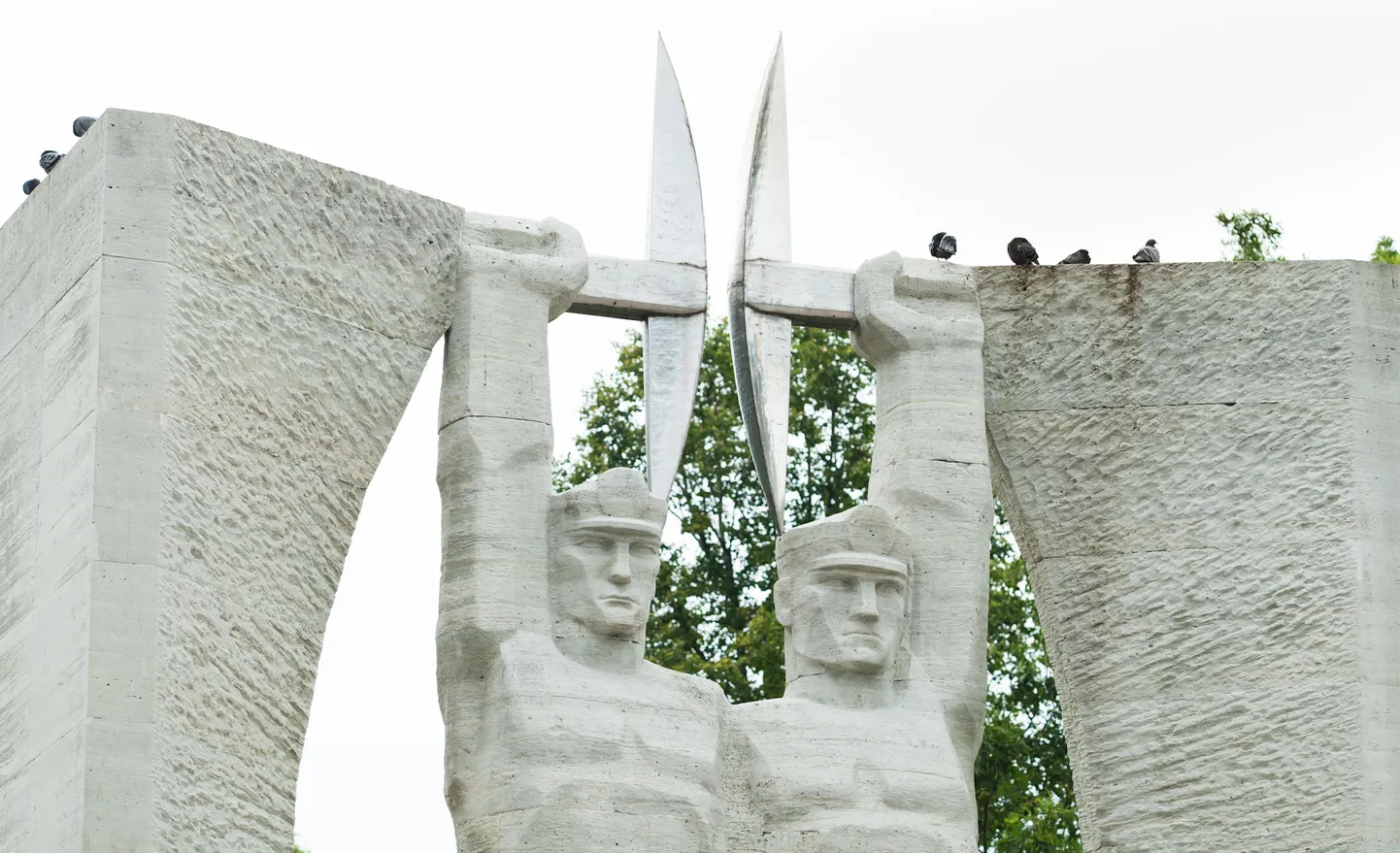 Монумент "Слава труду", расположенный в центре города Кохтла-Ярве. Снимок иллюстративный.