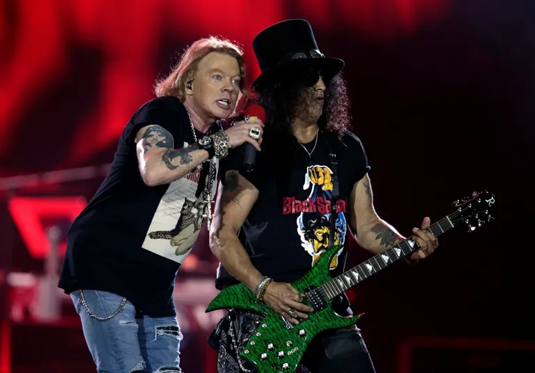 Axl Rose ja kitarrist Slash esinemas 25. novembril Abu Dhabis