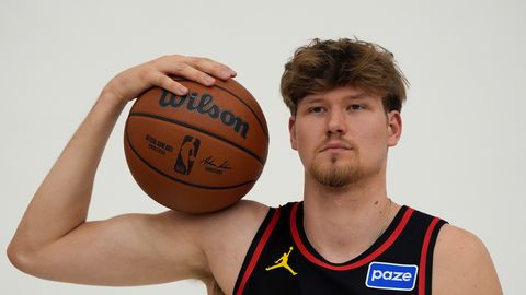 VIDEO ⟩ Rünnakul ja kaitses säranud Veesaar tegi NBA suveliigas väga hea mängu