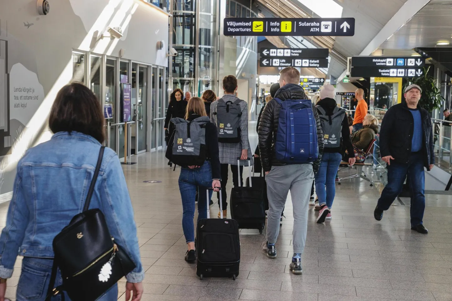 Kui lend tühistatakse, peab lennuvedaja pakkuma reisijale piletiraha tagastamist.
