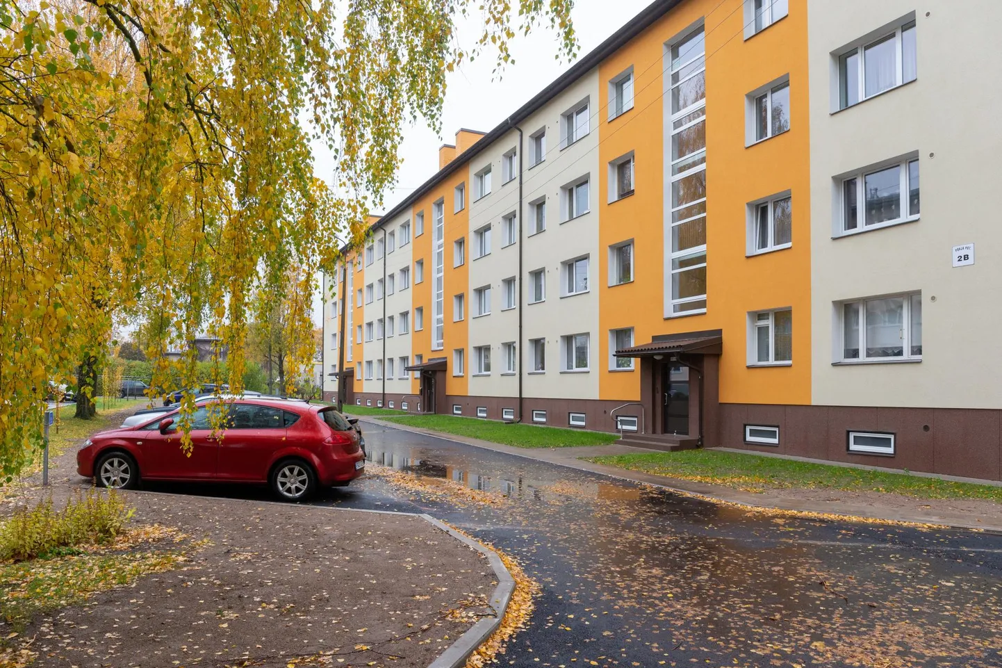 Tänavuse värvikonkursi "Värvid linna" ühe peapreemia napsas Põhja pst 2b korteriühistu erska värvilahenduse eest.