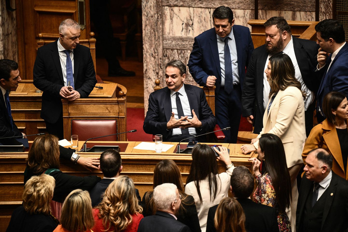 Kreeka peaminister Kyriakos Mitsotakis osales parlamendihääletusel.