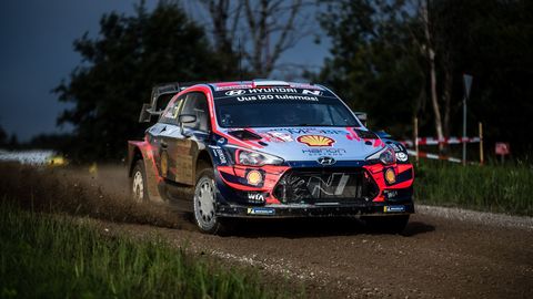 Ajaloolise Eesti WRC-etapi võitjaid ootavad spetsiaalselt Rally Estoniaks disainitud kiivrid