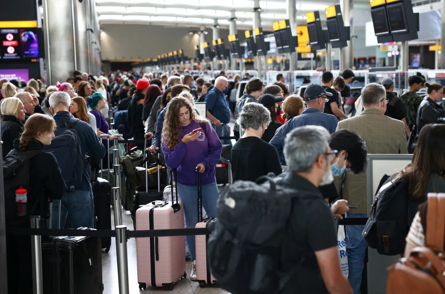 Heathrow' 2. terminal 27. juunil 2022.