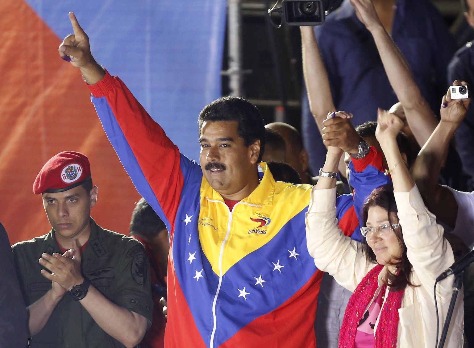Venezuela järgmine president Nicolás Maduro koos abikaasa Cilia Floresiga.