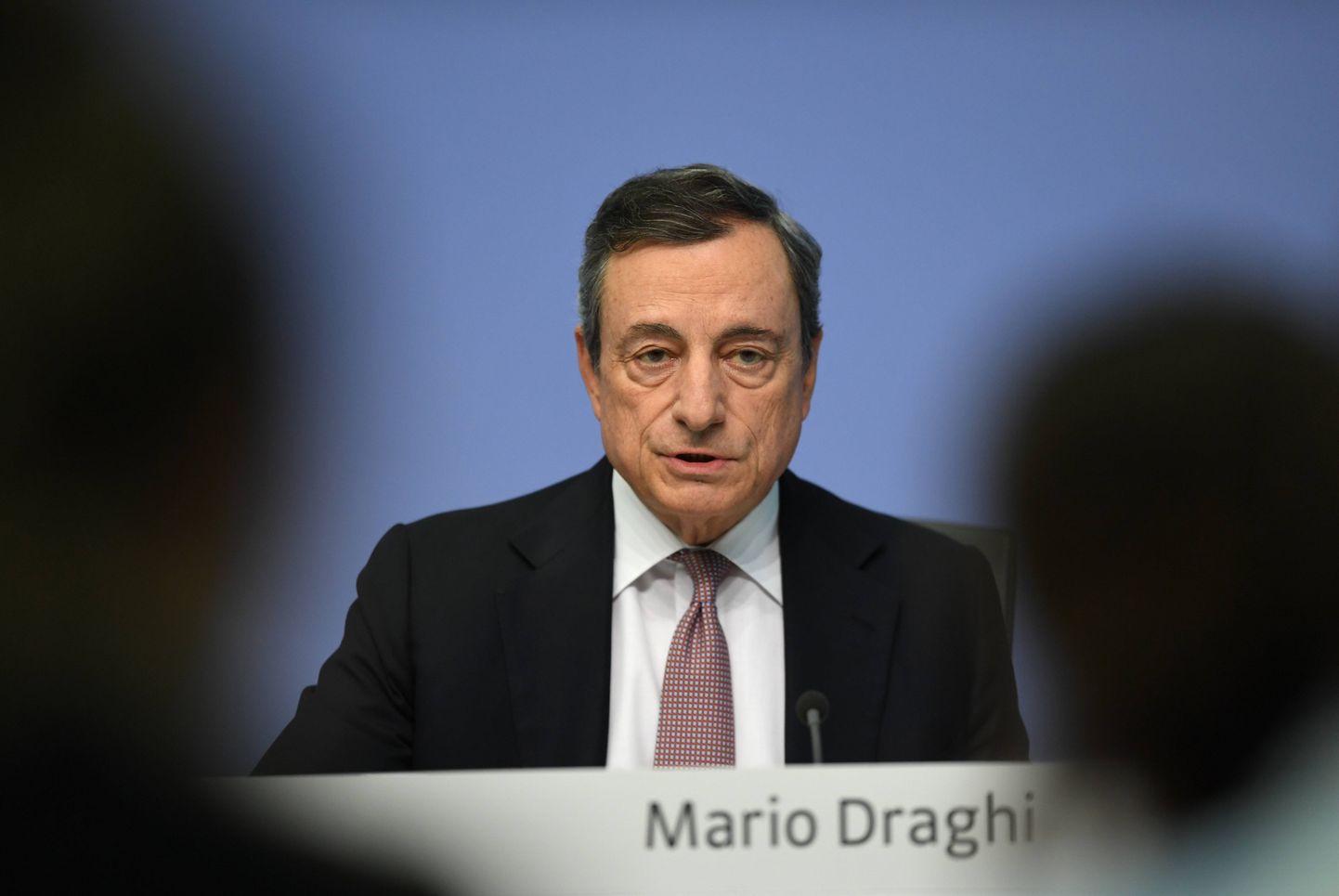 Euroopa Keskpanga president Mario Draghi kommenteeris nõukogu otsust jätta intressimäärad muutmata vähemalt järgmise aasta juuni lõpuni.