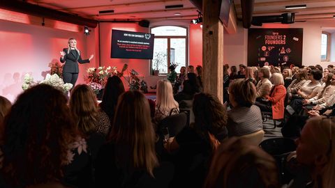 “Kāpēc sievietes biežāk šaubās par savu līderību – pat tad, kad rezultāti runā paši par sevi?”