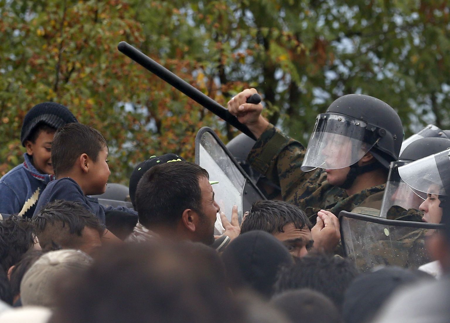 Makedoonia politsei ei suutnud takistada tuhandete inimeste tungimist üle piiri.