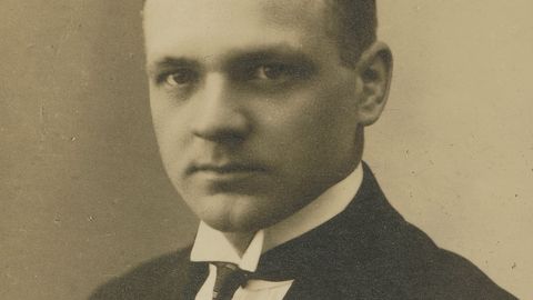 POSTIMEHE PARNASS ⟩ Postimehe kool ja koolmeister Aleksander Peel