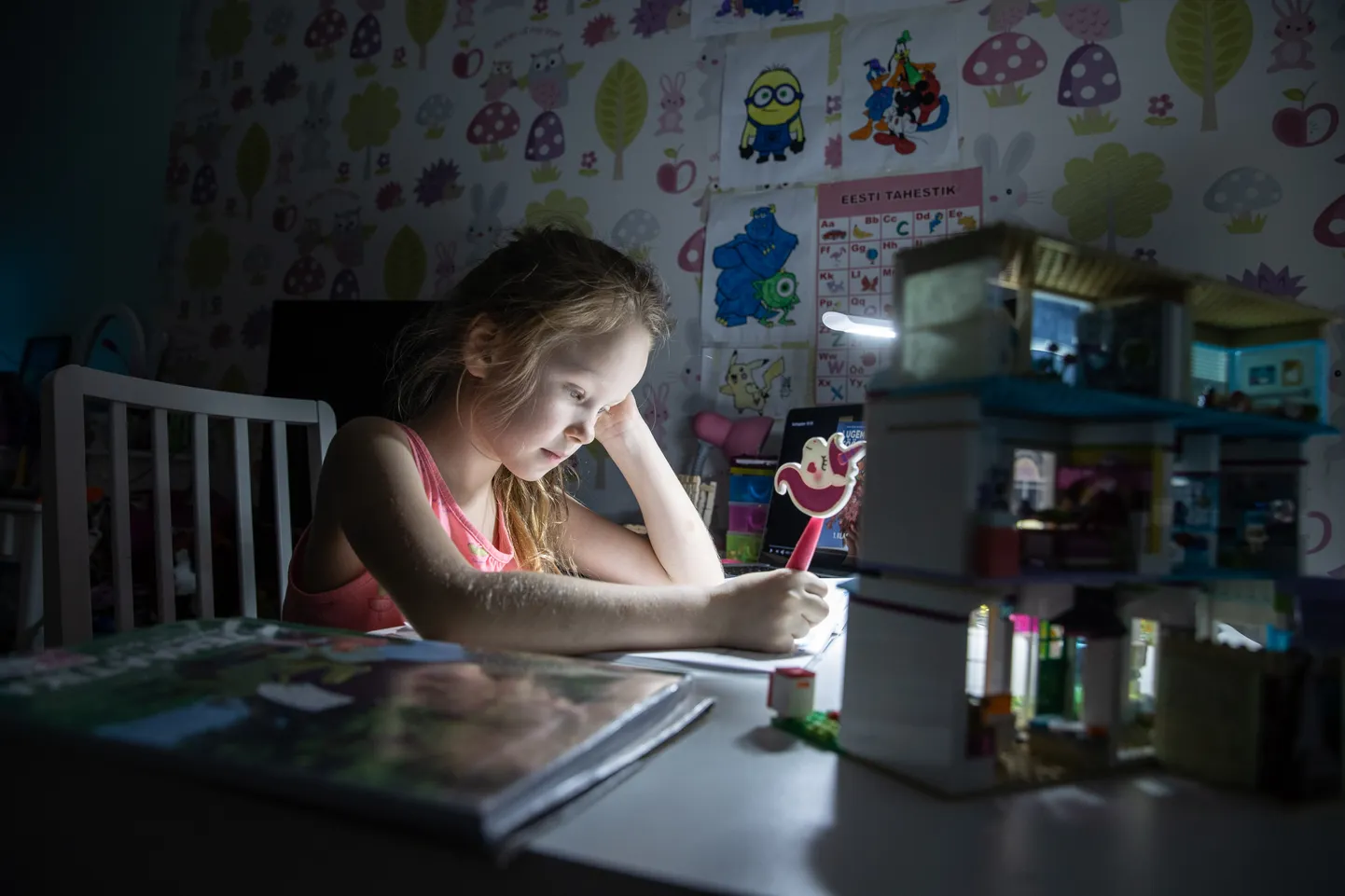 Koroonaviirus. Lapse kodune e-õpe.
Foto Tairo Lutter/POSTIMEES
