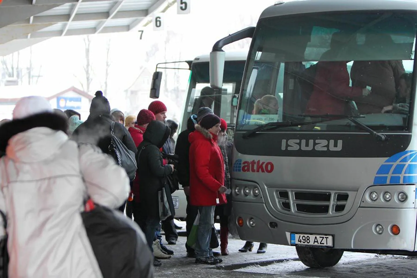 Maapiirkondade õpilased sõidavad alates oktoobrist bussides nimeliste kiipkaartidega.