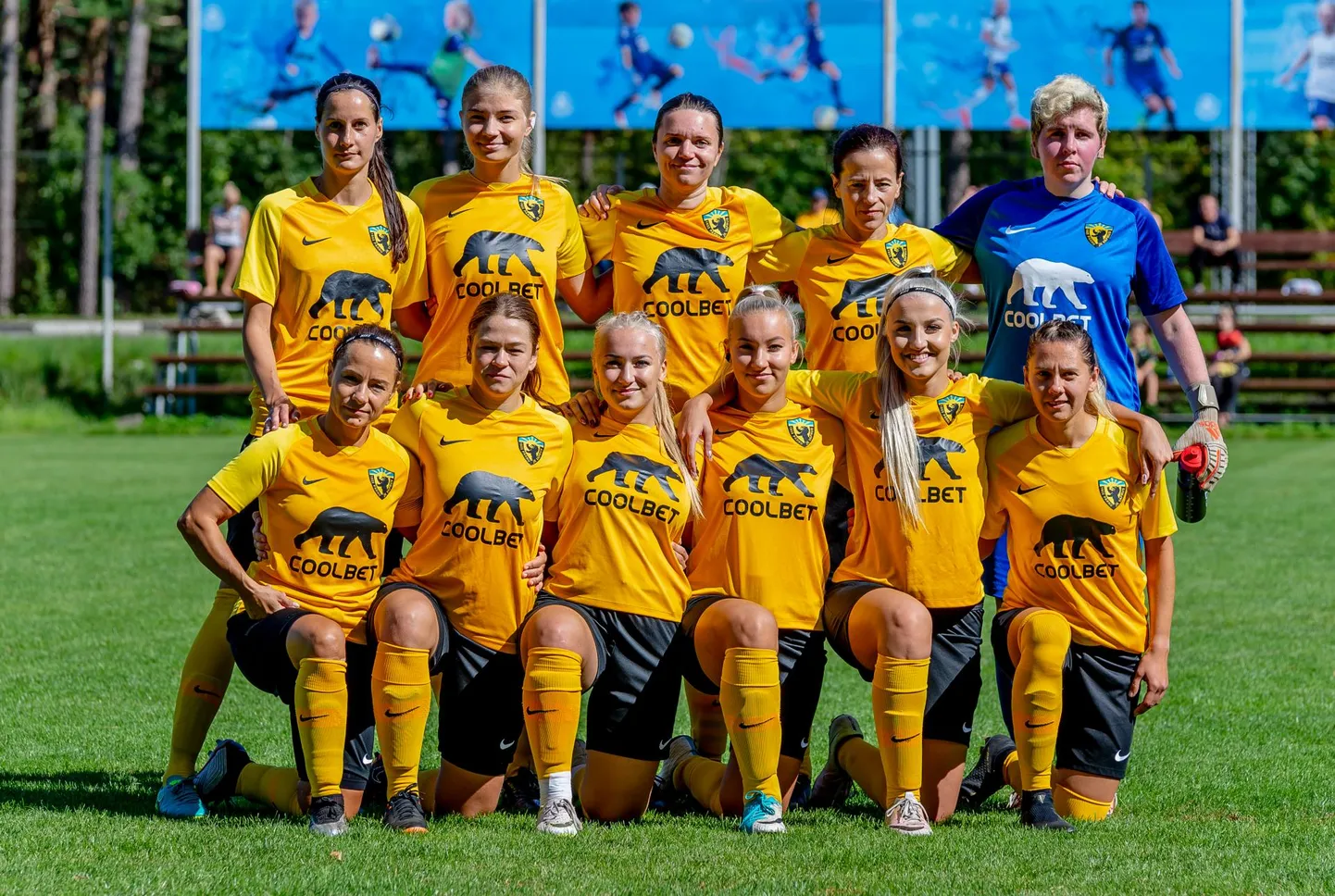 Lõppenud hooajal naiste teises liigas teise koha saavutanud Pärnu Vapruse jalgpallinaiskonnale avanes võimalus uuel hooajal kaasa lüüa kõige kõrgemal liigatasemel.