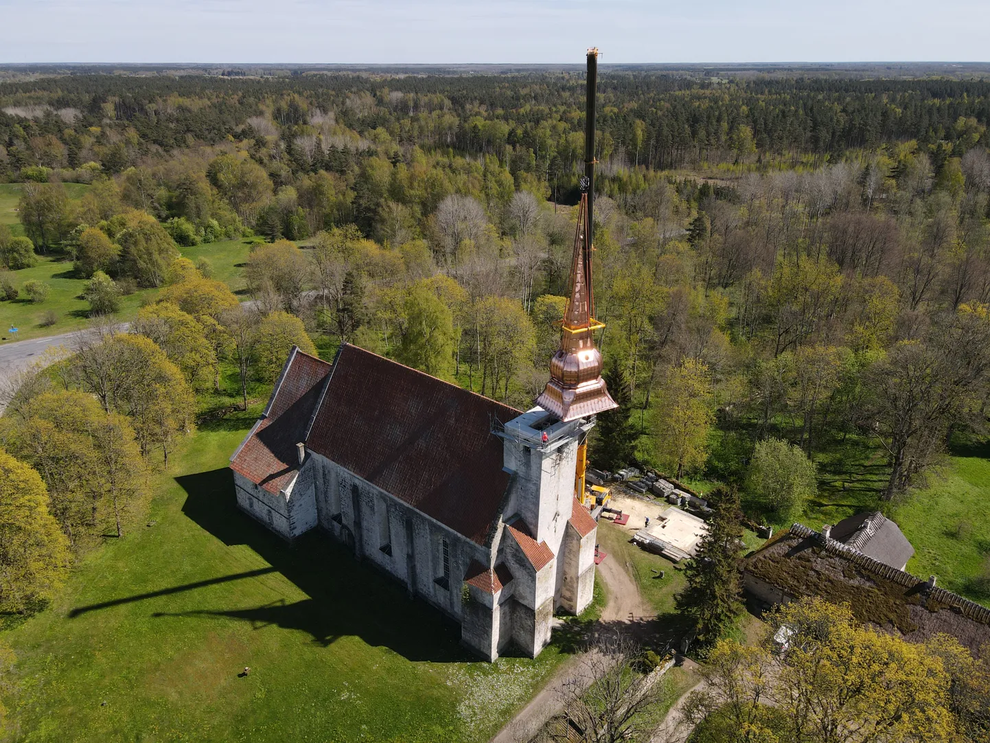 Kaarma kirik