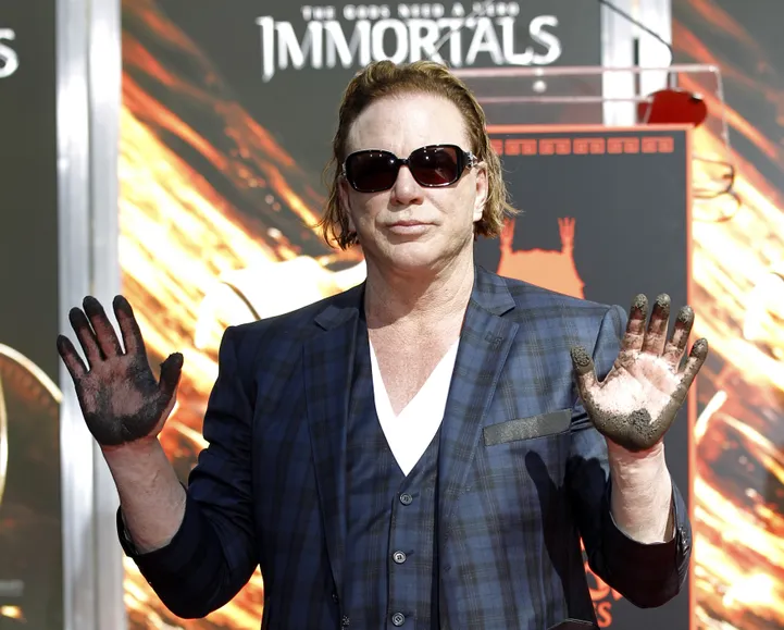 Kodutuks jäänud Mickey Rourke’i mänedžer avab suu: ta kodus oli must ...