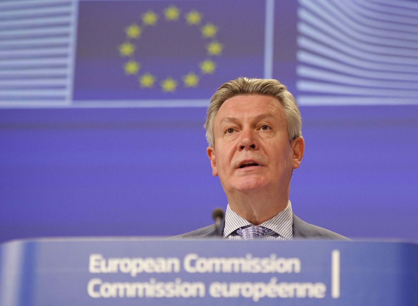Euroopa komisjoni kaubandusvolinik Karel De Gucht soovib Hiina telekomiseadmete tootjate maksustamist