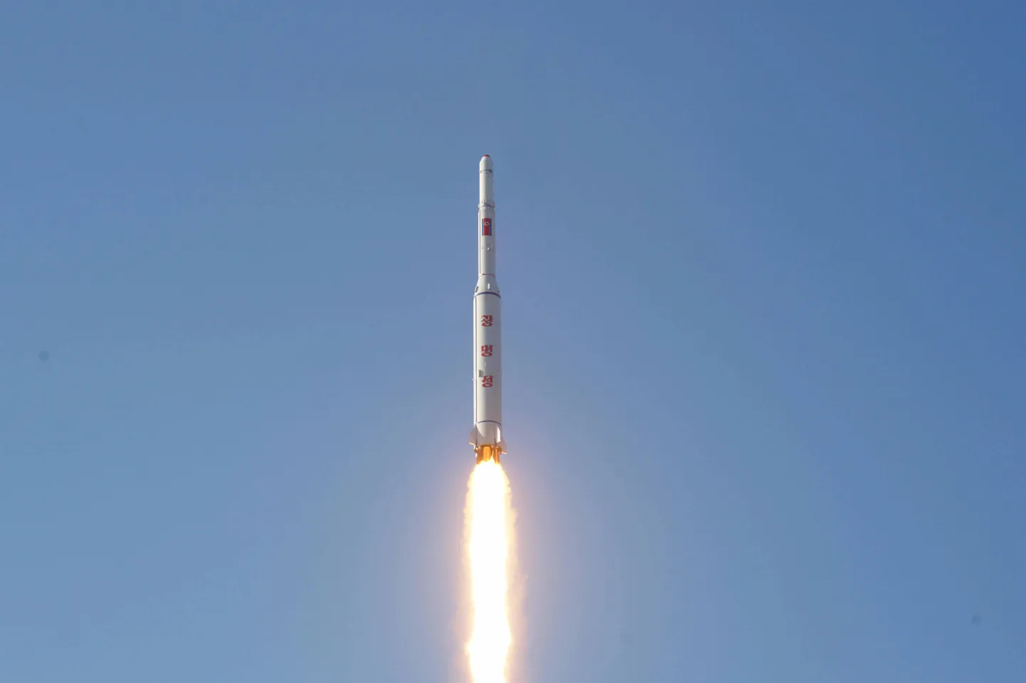 В КНДР утверждают, что разработали ядерные боеголовки, которые можно устанавливать на баллистические ракеты.