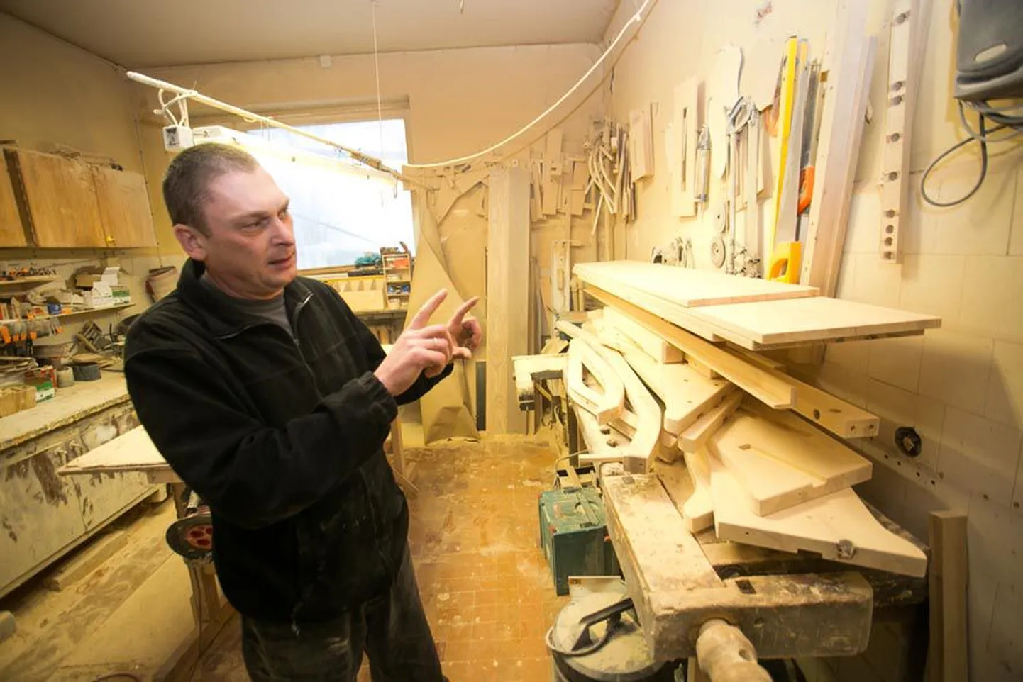 Osaühingu Andu Trepp juhataja Andrus Sild kinnitab, et iga trepi panevad nad esimest korda detailidest kokku töökojas. Siis on selge, kas kõik on millimeetri täpsusega paigas.