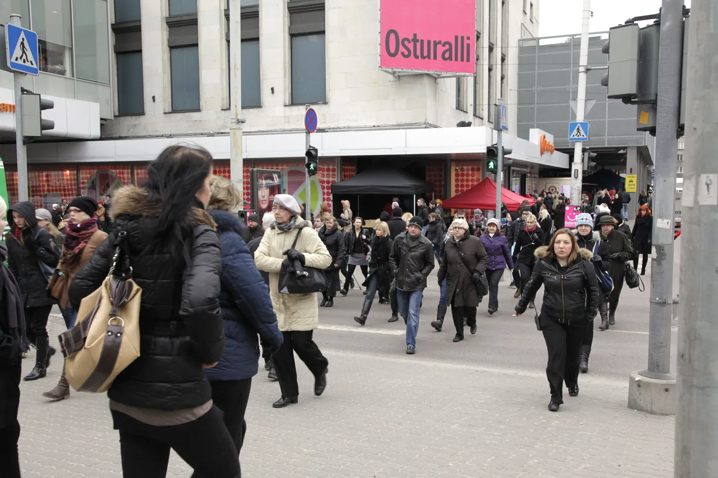 Osturalli kaubamajas.