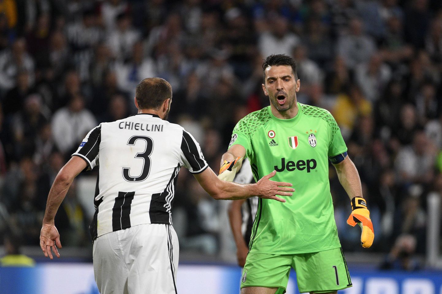 Torino Juventuse keskkaitsja Giorgio Chiellini ja väravavahist kapten Gianluigi Buffon.