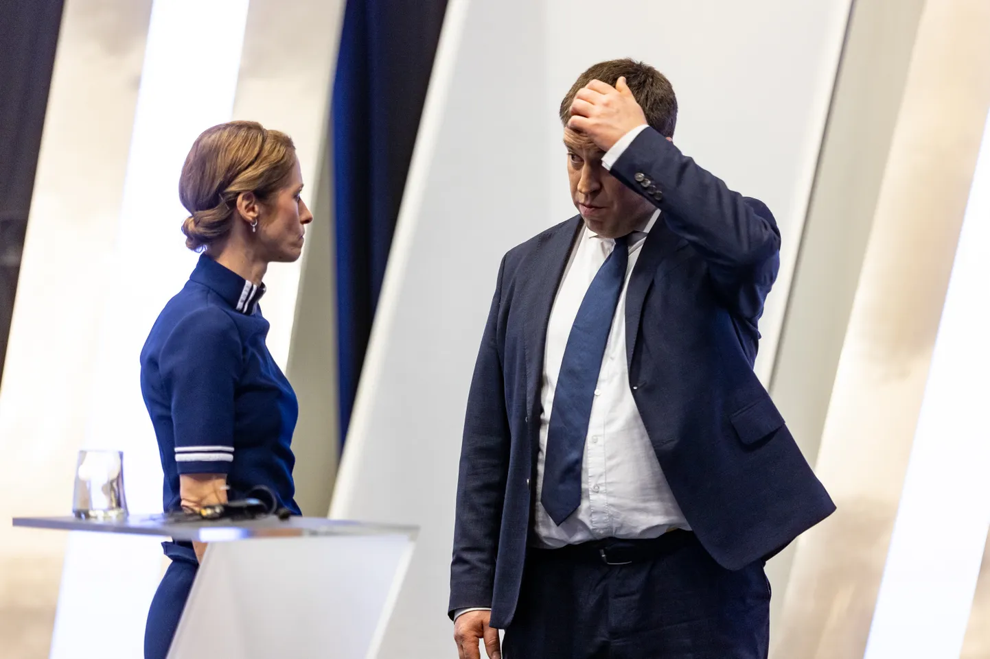 Erakondade esimeeste debatt elektrikriisi küsimuses saates "Esimene stuudio". Kaja Kallas ja Jüri Ratas.