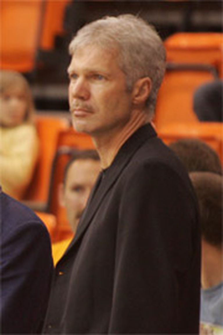 Kopš neatkarības atgūšanas Ainars Zvirgzdiņš ir jau astotais Latvijas nacionālās komandas galvenais treneris. 