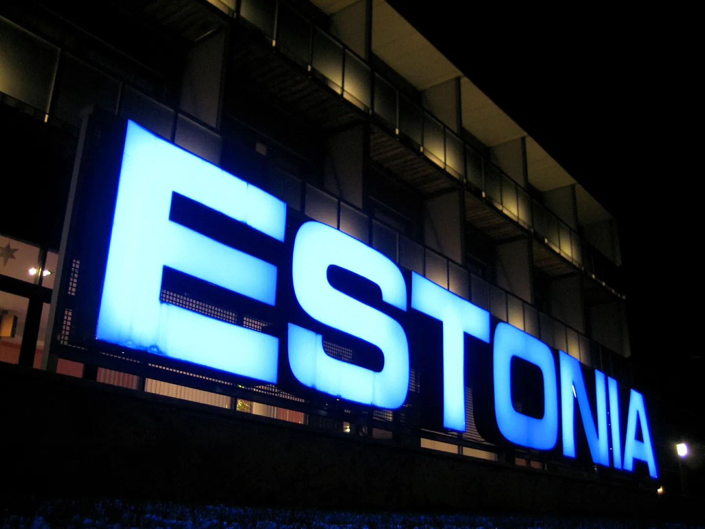Taastusravikeskuse Estonia sära määrib kahtlustus, et nende juht on seotud hämarate tegudega.