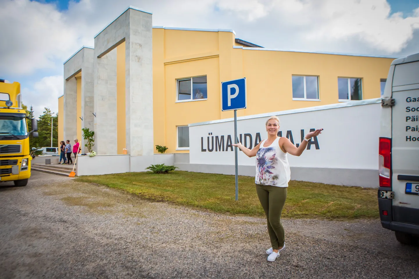 KESKUSEHOONEST SAI LÜMANDA MAJA: SA Lääne-Saare Kultuurivara juhataja Pille Mägi rõõmustab nõukaaegse maja ümbersünni üle.