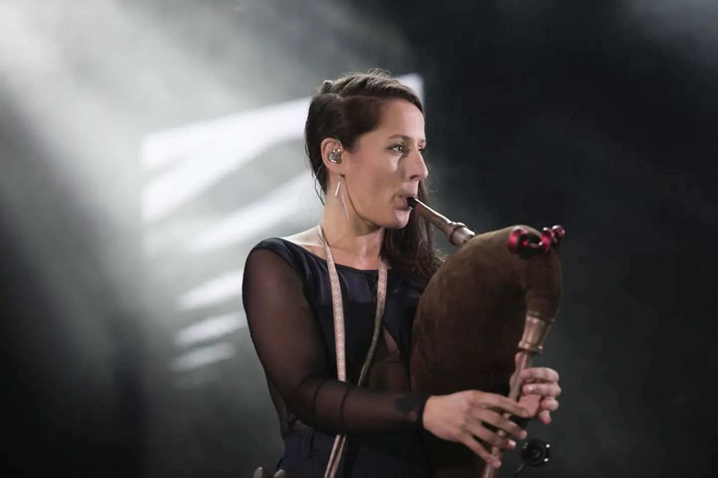 Sandra Vabarna torupillimäng avaldab muljet üle ilma. Trad.Attack!-i uus album «Kullakarva» ilmub mais, albumi esitlustuur viib bändi esinema väga paljudesse riikidesse nii Euroopas kui mujal maailmas.