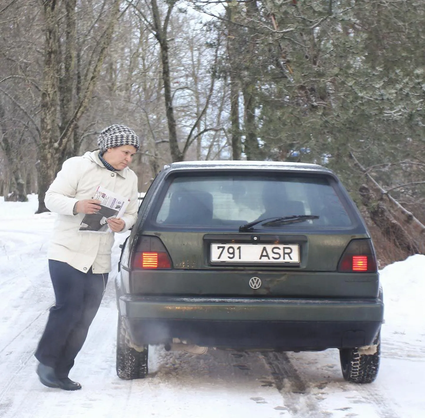Viivika Sarv teeb oma tööd jooksujalu. «Eelmine postiljon ka jooksis. Ma ei saa kehvem olla,» lausub ta.
