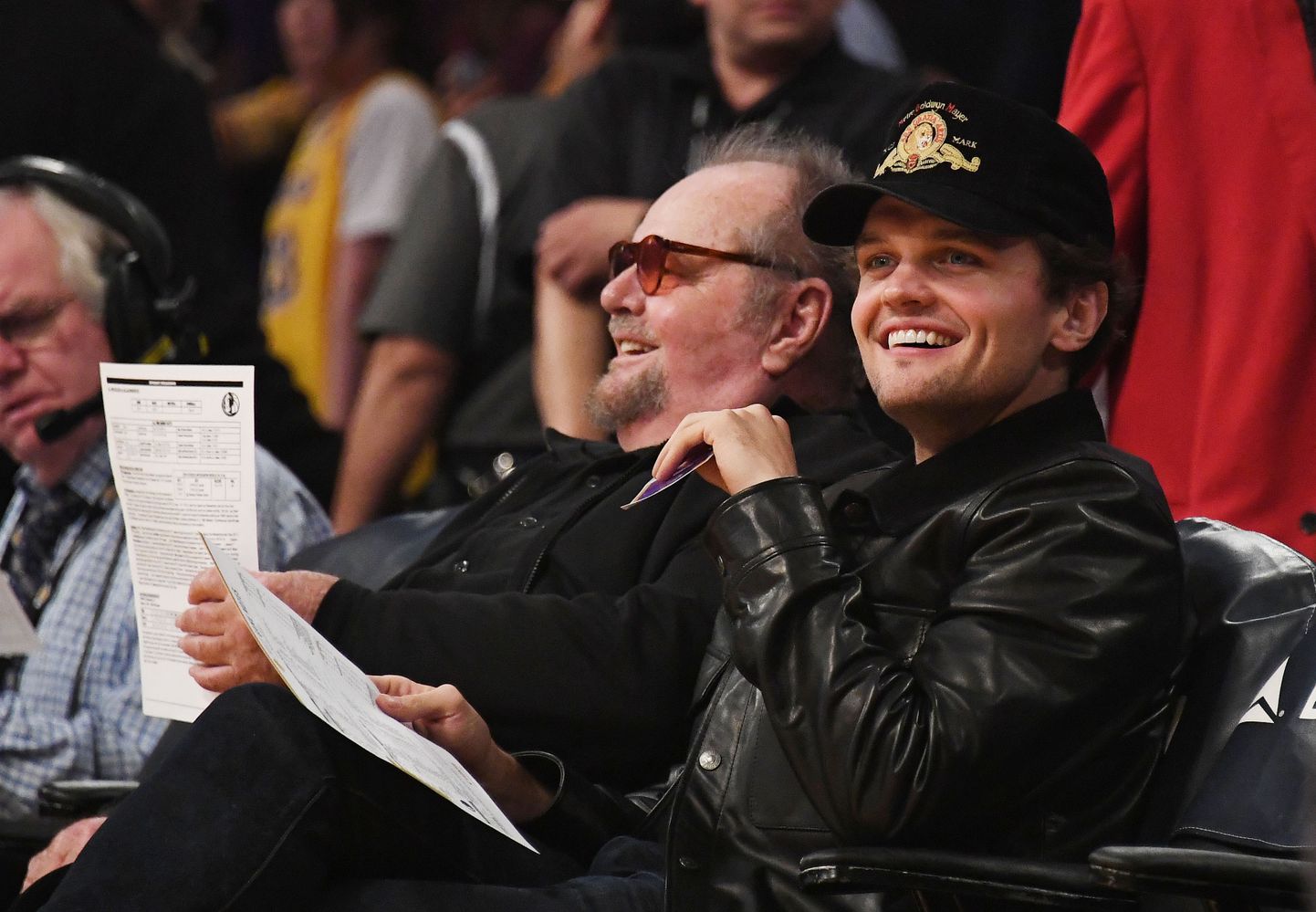 Jack Nicholson ja ta poeg Raymond Nicholson vaatamas 1. detsembril 2018 Los Angeles Lakersi ja Dallas Mavericksi kohtumist