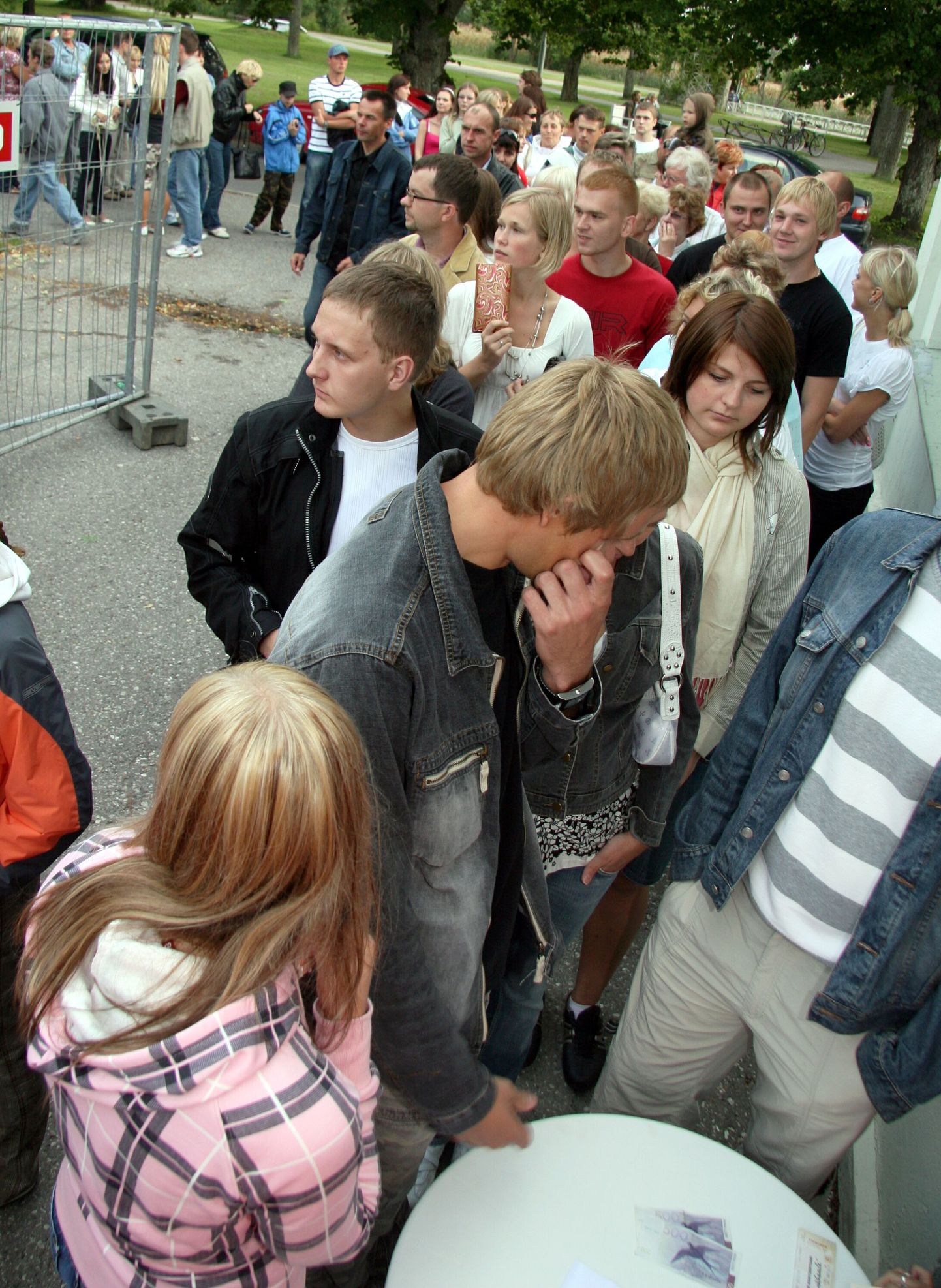 «Kiri sõbrale» kontsert meelitas suure hulga inimesi kohale ka Pärnus.