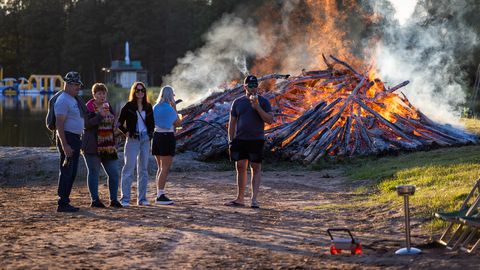 GALERII JA VIDEO ⟩ Saaremaa esimesed jaani tähistused Pidulas