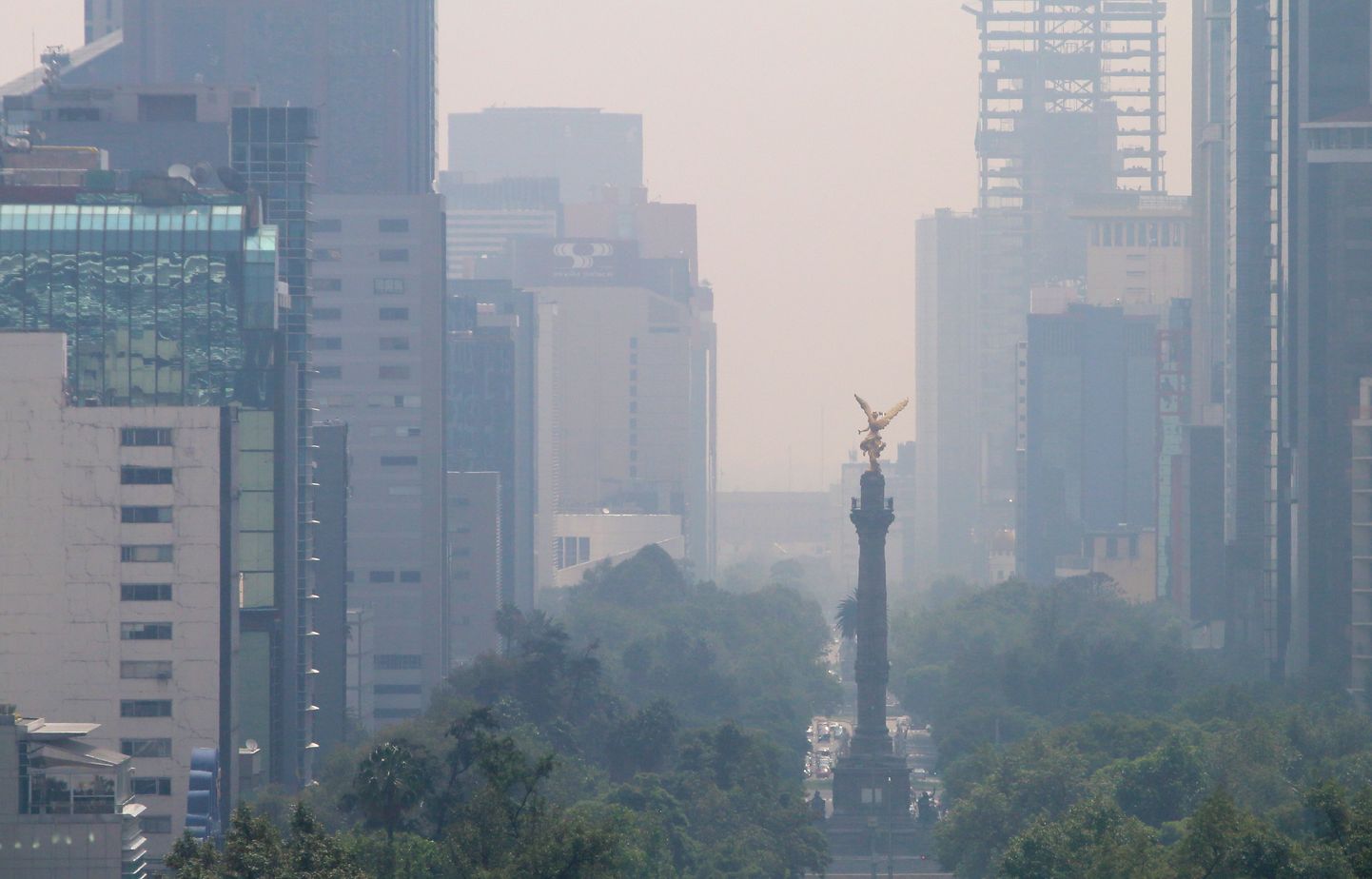 México õhk on saaste tõttu peaaegu läbipaistmatu.
