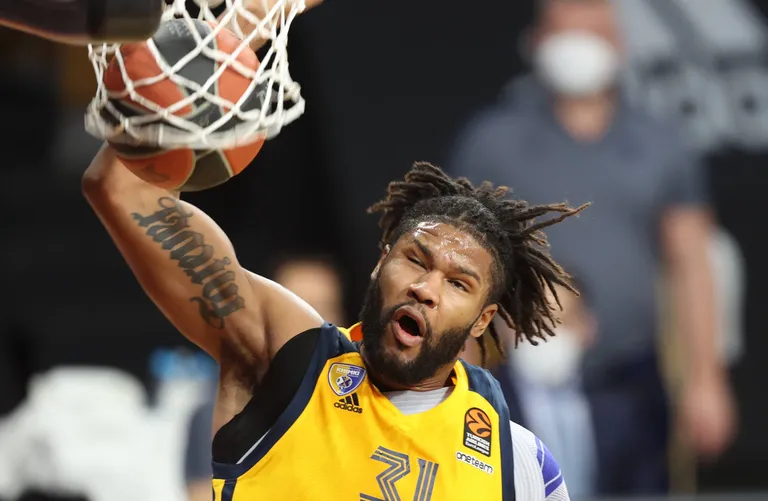 Devin Booker 2020. aasta detsembris BC Himki särgis.